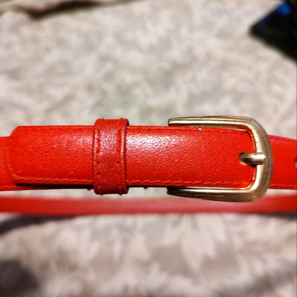 🍒 Lovely Vintage 70's Cherry Red Genuine Bonded Leather & Gold Belt - M/L - Picture 6 of 16